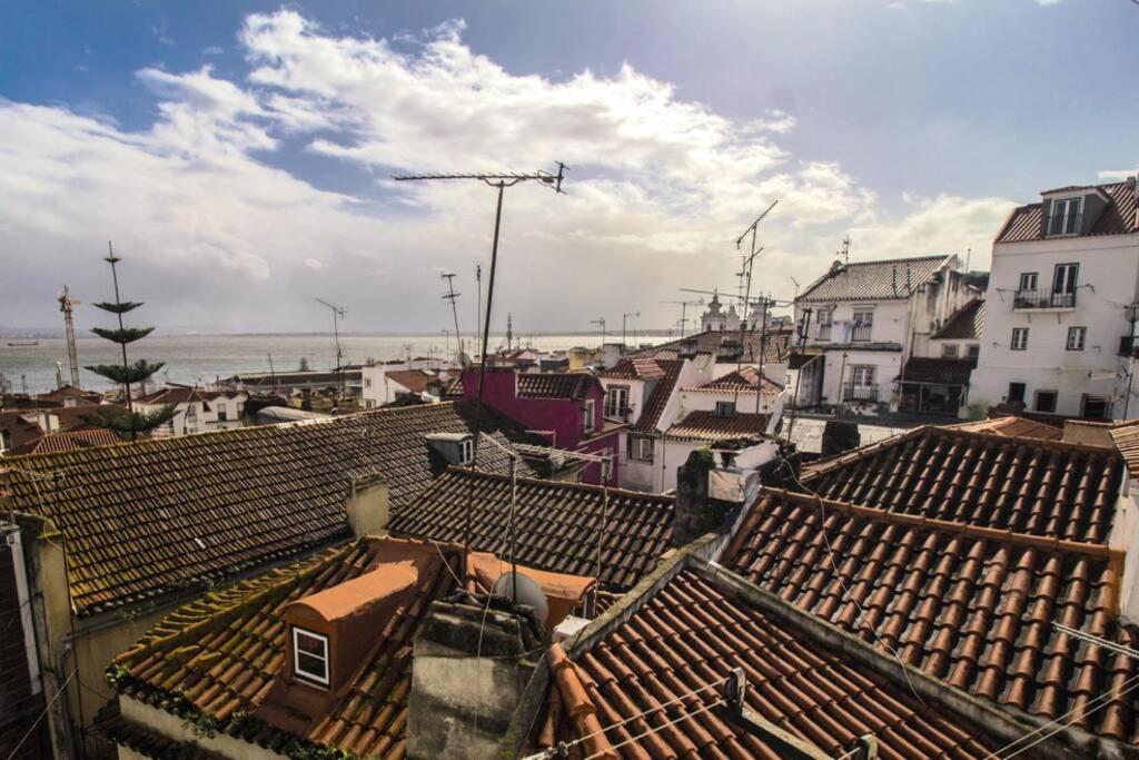 Amazing River View In Historical Appartement Lissabon