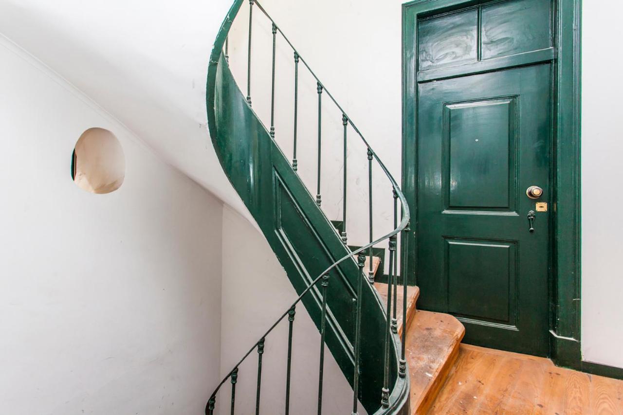 Amazing River View In Historical Appartement Lissabon
